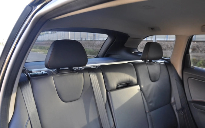 Volvo XC 60 cena 58999 przebieg: 195000, rok produkcji 2015 z Władysławowo małe 781